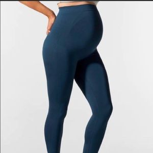 BLANQI® Everyday™
Maternity Belly Support Leggings
 IN THE COLOR “storm.”